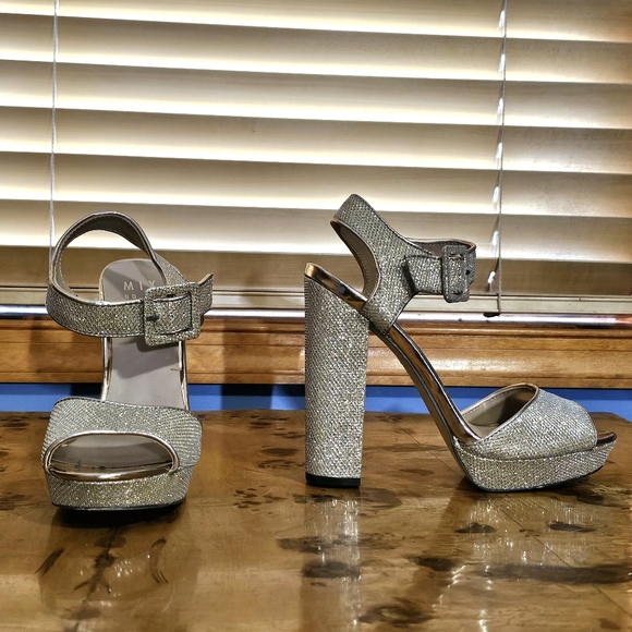 Mix no. 6,  7.5 gold glitter high heels - Picture 6 of 6